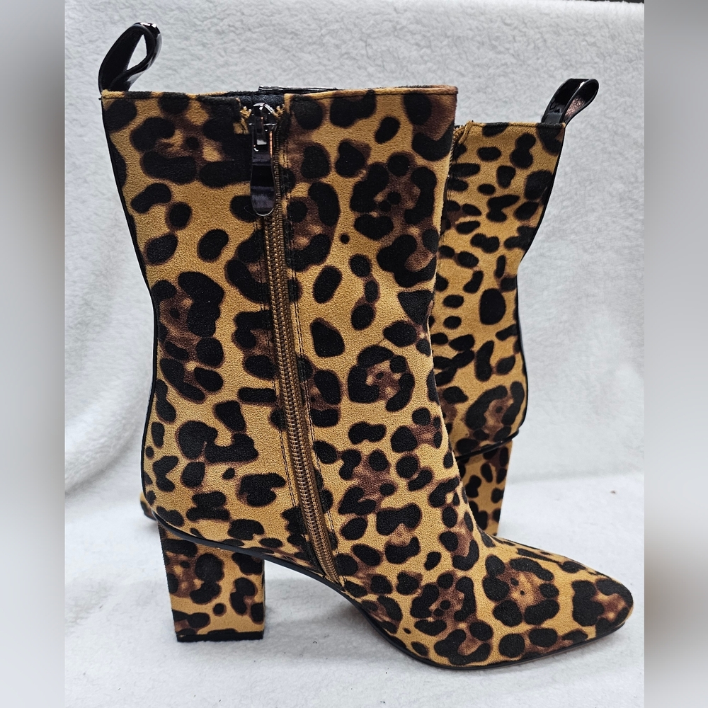 Womens Suede Leopard Print Boots With Square Heel Size 7.5 NEW